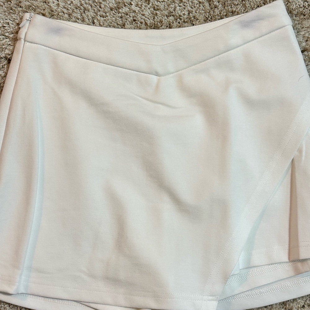 2/$25 PRINCESS POLLY Women's White Wrap Skort - Picture 3 of 4